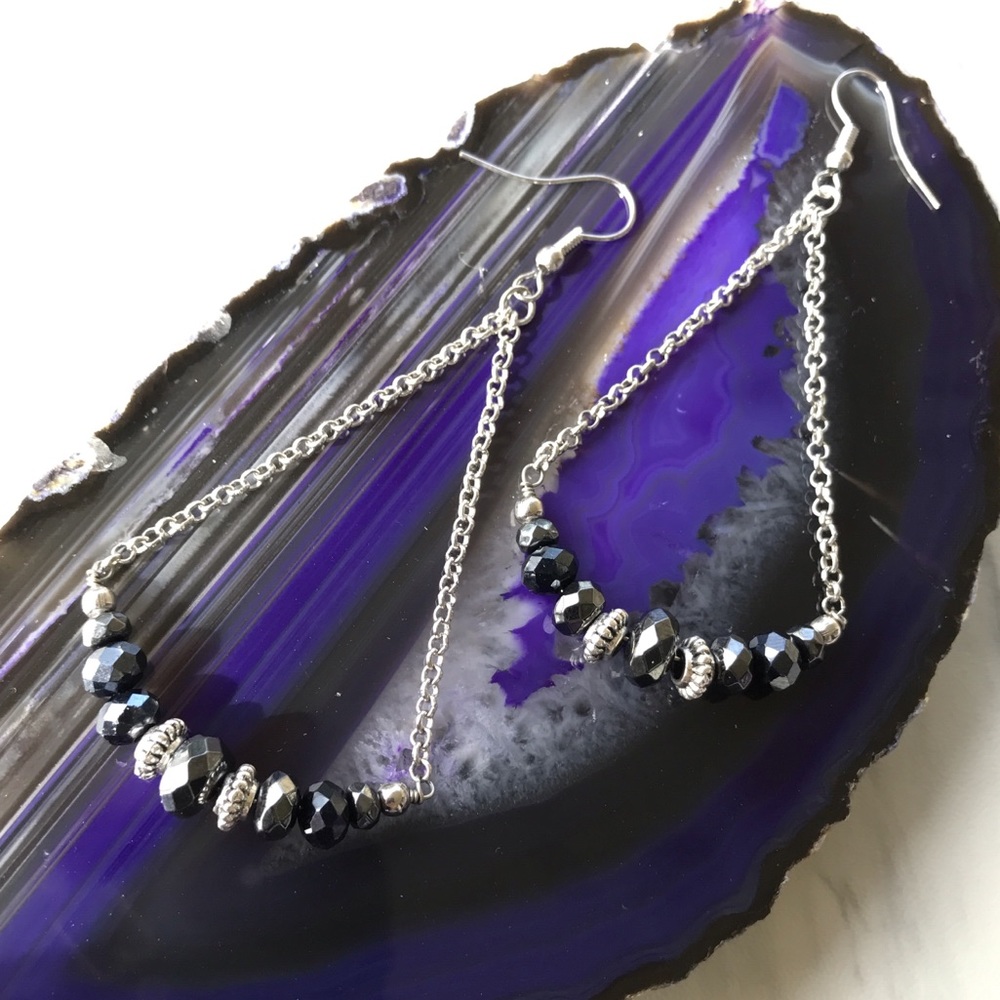 Diamond cut hematite & black crystal earrings - Picture 9 of 10